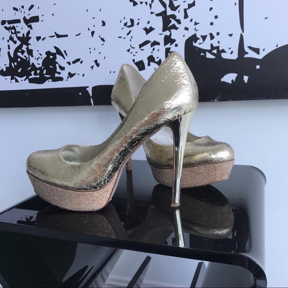 Jessica Simpson Gold Textured Leather Pumps
